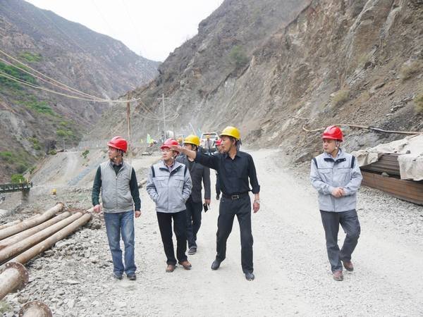 華電國際水洛河公司總經理蒲春雨一行蒞臨局固滴項目檢查工作