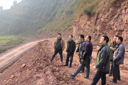 董蜀良、汪輝德春節(jié)前夕到蟠龍湖水庫、銅頭引水工程等項(xiàng)目慰問一線干部職工