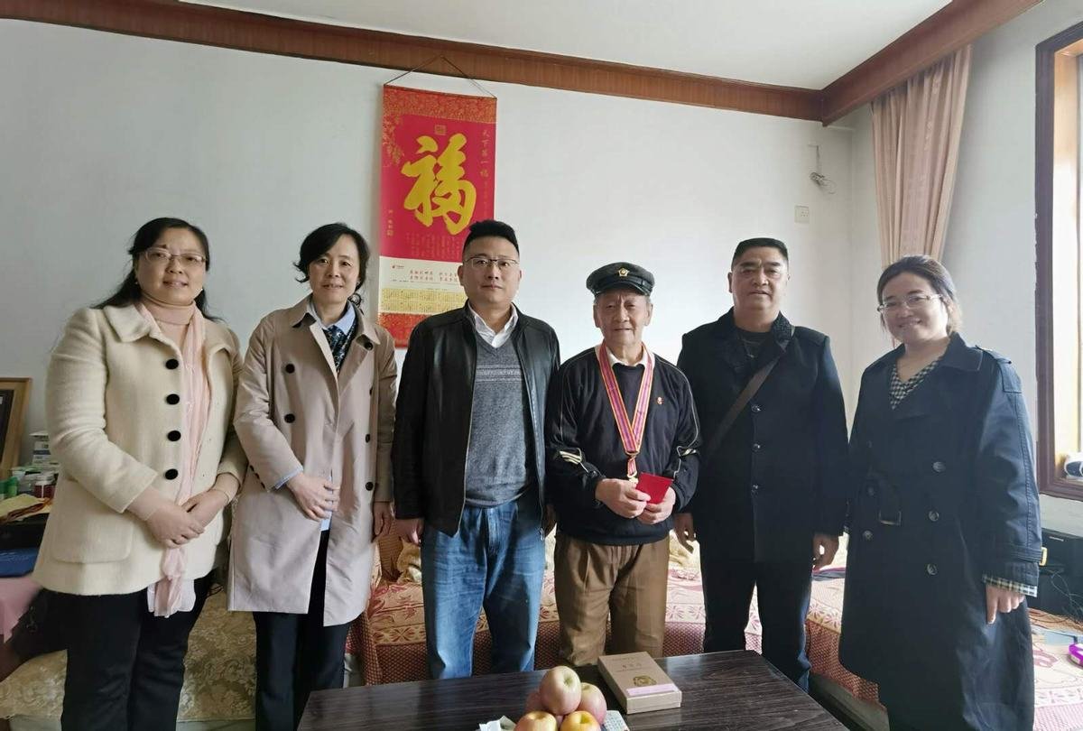 唐驚濤一行走訪慰問抗美援朝志愿軍老戰士