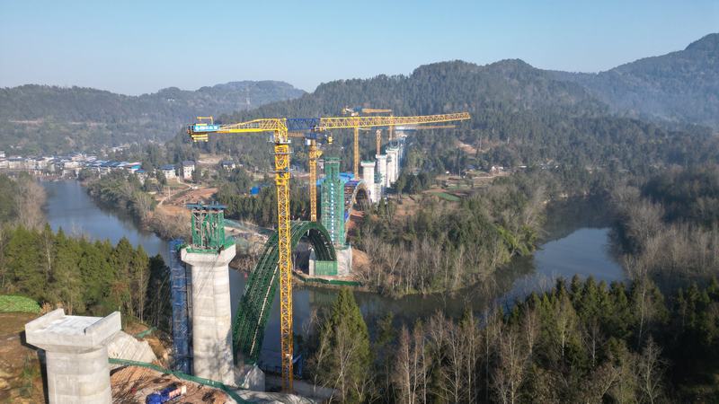 亭子口一期工程第I標段構溪河渡槽雙連拱懸拼鋼拱架順利合龍